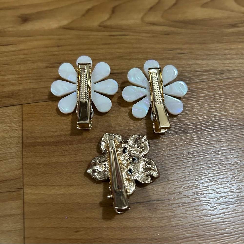 Flower Hair Clips Set - Picture 2 of 2